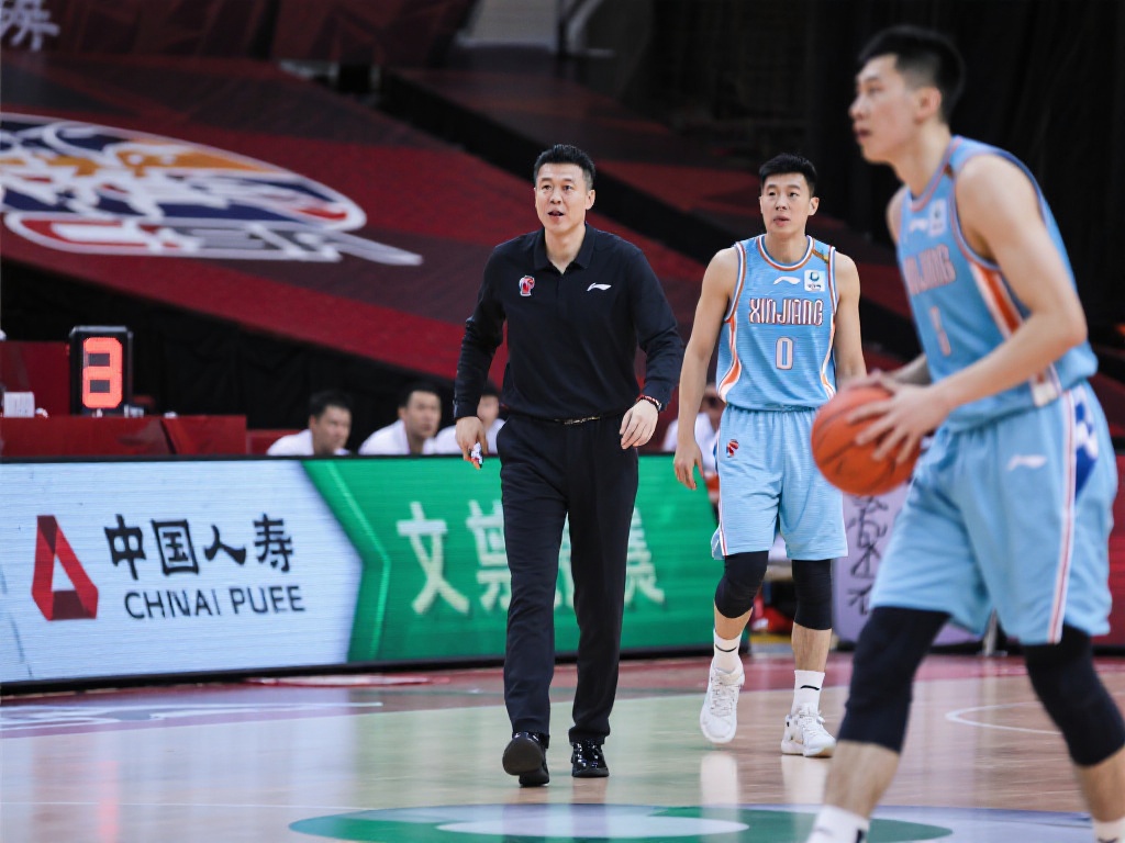 新疆男篮季后赛前瞻:刘炜迎执教首考硬仗 总之,本赛季的季后赛不仅是球员们全力以赴